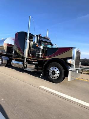 Throwback to the ole #83 with @outlawed06dub pimpin down the boulevard #peterbilt #tankeryanker #mbhtrucking #tabernak #midmichiganmafia #largecar #pimpinainteasy #truckin #tanker #michigan 