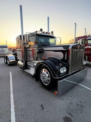 More from louisville 24 cple more to come #peterbilt #kenworth #louisville #louisvilletruckshow #mats2024 #largecars 