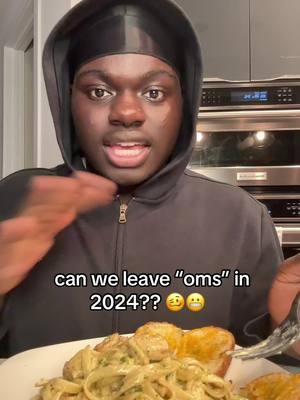 let’s leave oms in 2024, let’s give it a rest. thanks 🥴😂 #mukbang #oms #chickenalfredo #Foodie 