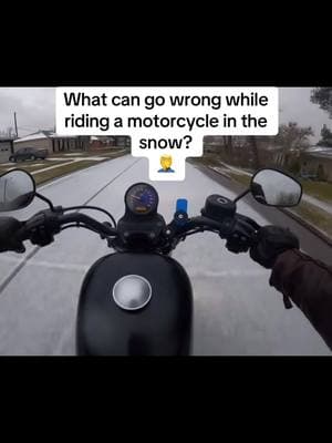 Riding a motorcycle in the snow is never a good idea 🤦‍♂️ #motorcycle #motorcyclesoftiktok #1up5down #2wheels #winter #snow #safety #badidea #crash #bikers #reels #horsepoweraddicts 