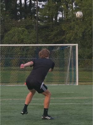 the dip on this 😳🚀 #fyp #freekick #knuckleball #jabulani #football #footballer #Soccer #asmr #satisfying