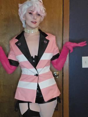 it is a crime that I don't know how to shimmy 😭 anyway full 360 of the jacket and finished wig, I'm just about as pleased with it as can be.  #hazbinhotel #angeldust #costest #cosplay #hazbinhotelangedust 