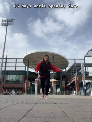 It wasn’t until afterwards that I realized there’s a gym across the street with cardio equipment facing the ballpark… it looked pretty full. 😅💀🫣  #dailydose #liveyourlife #makeyourdreamscometrue #baseballseason #renoaces #stayweird #pinkypromiseproject #whynot 