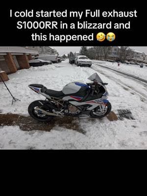 I mean i don’t blame it.. its so cold out here🥶 #kawasaki #ninja #zx4rr #zx10r #bmw #s1000rr #sportbike #biktok #bikesoftiktok #motorcycle #moto 