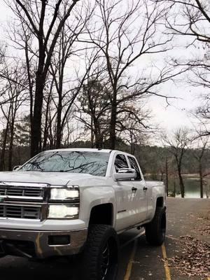 #fyp #chevytrucks #liftedtrucks #sunset #prettyview @Chevrolet  