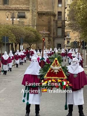 🇮🇹 The mountaintop, fortress city of Enna in Sicily continues traditions that started with 🇪🇸 Spanish rule hundreds of years ago. Easter in Sicily is not to be missed. #enna #visitsicily #sicily #sicilia #easter #festival #italy #italia 