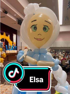 It’s Elsa! She is frozen! 😂  #elsa #frozen #balloontwistershawaii #balloontwistersoftiktok #balloontwisting #balloonart #balloonartist #balloonman #balloonguy #balloonsculpture #balloons #balloonanimals #balloonarthawaii #partyideas #hawaiientertainment #foryoupage #fyp #fypシ 