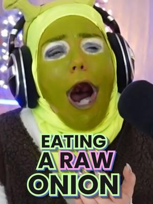 WORST TASTE EVER 💀 #funnymoments #twitchclips #girlstreamer #shrek #cursedcosplay #justchatting