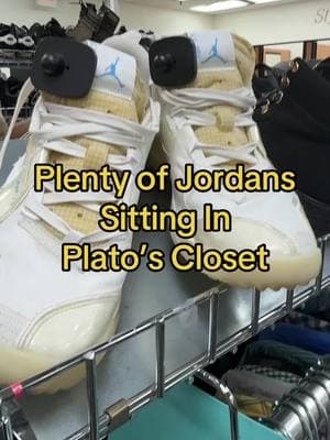 Tap #sneakers #sneakerfunny #sneakerroast #sneakerfinds #sneakerdiscussion #jordan1s #jordans #jordan5s #sneakershopping #sneakerfinds #thrifting #thriftfinds #fyp #fypシ #fypage #fypシ゚viral #foryou #foryoupage #viral #viralvideo #blowthisup #blowthisupforme 