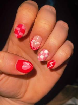 The cutest valentines nails! 💖🌸🎀💄#valentinesnails #westernnails #nails #nailinspo #punchy #checkerednails #cowgirls #Love #cupid #viralvideo #fypシ #fyp 