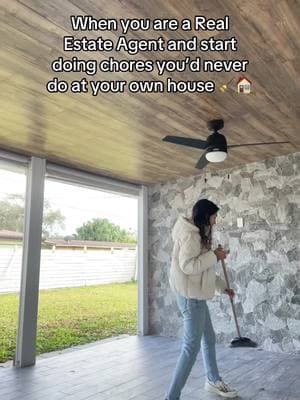 When you do all this chores at your listing but not at your own house 😅 Come visit me at my open house I promise you I scrub and clean the entire house 🧽🏠☺️ #realestate  #realestatetiktok #realestatehumor #fyp #florida 