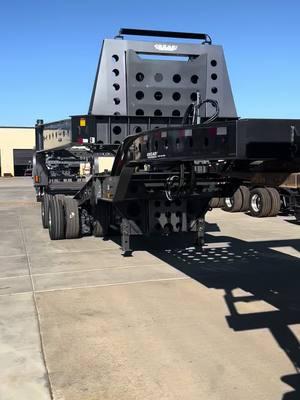 Cozad trailers 😎🇺🇸 made in America 🇺🇸🇺🇸🇺🇸 #blowthisup #oversize #hatermade #specializedtransport #fyp #specialized #barcotrucking #cozadtrailer #steerabletrailer #peterbilt #kenworth #trucking #badass #westcoast @Roundy @Chris Lapadura @customhauler07 @BigDog_Dmax @Baxterboyy @CozadTrailerSales 