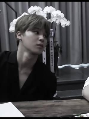 the moments when Jimin makes it clear to Jungkook that he's STARING???!!!!??!!! #jikook #jiiikoookk #kookmin 