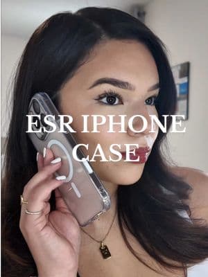 I absolutely love reviewing clear phone cases & this by far as been the one that has so many great features! I’m obsessed. 🤓🖤 @ESR US #esriphone16promaxcase #esrtech #esrgear #esr #esrmasafe #iphone16 #iphonecase #stashstand