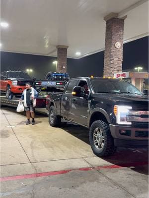 The homie chronicles. @Ysayah Hernandez @skateking_2fitty @Adan Salgado #cooldude #davoultmetalworks #powerstroke #dmw #powdercoating #trucktok #truck #jantzendavoult #ysayahhernandez #f350 #ford #kingranch #6blow #ford #truckbuild  