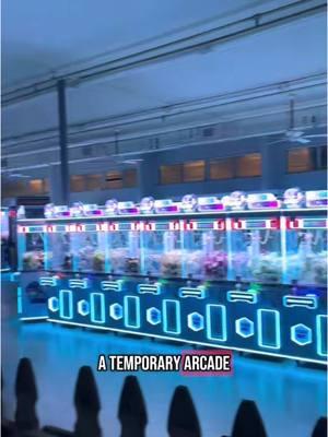 HUGE ARCADE located at the south Florida fair  . . #southfloridafair #clawmachines #etamusements #japanesearcade 