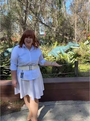 This is Glendale… #jurassicworld #dinosaurs #clairedearing 