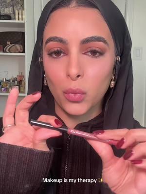 Lip combo using @Revlon Professional & @MAC Cosmetics USA 💫💫💫 #lipcombo #makeup #glam #revlonprofessional #maccosmetics #lipcombotutorial #makeuptutorial #fyp #glam #BeautyTok #muslimah #grwm #hijabi #explor #trending 