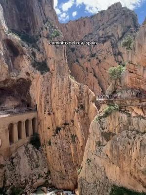 Oh to be exploring in warm weather rn.. #travelbucketlist #spain #caminitodelrey #andalucia #españa #thingstodoinspain #malaga #europe #europetravels