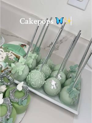 This color combo 👌🏼😍✨ #cakepops #chocolate #howtocakepops #upsidedowncakepops #butterflycakepops #sagegreencakepops #butterflyquinceañera #butterflytreats #butterflybabyshower #butterflytheme 