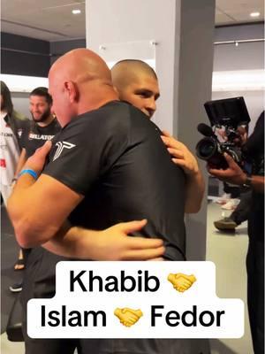 #Legends only 🔥 #mma #pfl #khabib #islammakhachev #fedoremelianenko (via @Bellator MMA)