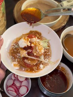 Tostadas de pierna 😋 #tostadas #tostadasdepierna #tostadasmexicanas #recetasmexicanas #recetasfaciles #recetasconsabor #comidamexicana #sueñoamericano #imigrante #saliradelante