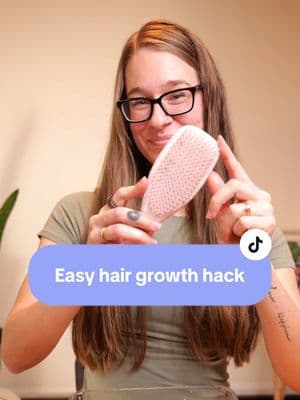 Day 26 of the 1% more holistic series, cleaning our hair brush. Almost sounds too easy to include in the series, but it’s soooo beneficial. It just doesn’t make sense to brush clean hair with a dirty brush. Take this as your reminder to clean your hairbrush! . . . . . . #hairgrowth #hairgrowthtips #hairgrowthjourney #hairgrowthhacks #teatreeoil #teatree 