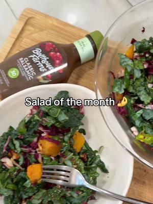 Meal prep just got tastier (and easier)! This salad is perfect for munching on all week long. I used the Bolthouse Farms Balsamic Vinaigrette, which is made with olive oil and has only 30 calories per serving! #bolthousefarms #bolthouse #mealprepmadeeasy Here’s what you’ll need: • Kale • Radicchio • Roasted butternut squash • Candied pecans • Dried cranberries • Bolthouse Farms Balsamic Vinaigrette