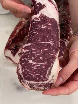 Mouthwatering, every time🤩 Shop dry aged steak, linked in bio!⁠ #FlanneryBeef #dryagedbeef #dryagedsteak #dryaged #primesteak #beef #steak #butcher