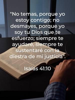 💪 No importa lo que enfrentes, Isaías 41:10 nos recuerda que Dios está con nosotros, dándonos fuerza y ayudándonos en todo momento. No tenemos por qué temer, porque Él es nuestra fortaleza y, con Él a nuestro lado, todo es posible. ¿Qué te gustaría lograr este año, sabiendo que Él está contigo? 👀 ¡Déjanos tu respuesta en los comentarios! 📖 Biblia del video: RVR60, Santa Biblia, Ultrafina, Letra Grande #Editorialvida #Biblia #parati #fyp #fy #bibliaviral #biblianotiktok #bibliadiaria