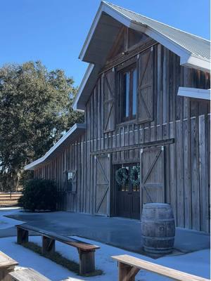 Day 5 of snow still on the ground and roof! I’m ready for spring weather! Thank goodness it’s suppose to get into the 70’s some this week. South GA weather at its finest! #thehunterbarn #wedtok #weddingbarn 