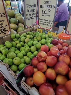 @Robert Is Here Quick stop at the iconic Robert Is Here—fresh fruits, milkshakes, and all the good vibes! 🍓🥤 Have you been? #farmstand  #robertishere  #travelstop #soflofoodie 