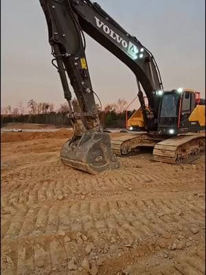 #tiktok #volvo #puragentehidrahulica #maquinas #corridos #usa #excavadora #bluecollar #bulldozers #construction #paratiiiiiiiiiiiiiiiiiiiiiiiiiiiiiii #heavyequipment_life #excavation #viral #trackhoe #constructionindustry #earthmovers #dirtworld 