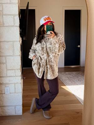 ❤️💛🏈❤️💛 Under $20 for this fuzzy camo hoodie!  Links are all in my bio! #midsizefashionhaul #midsizestyle #gamedayoutfit 