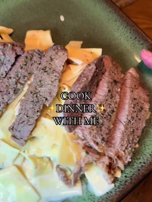 Easy, Quick, & DELISH 🍴 #EasyRecipe #pastatiktok #momlife #eatwithme #alfredo #steak #cookwithme #steakalfredo #husbandapproveddinner #cooking #toddlerapproveddinner #CapCut #MomsofTikTok #foryoupage #fyp 