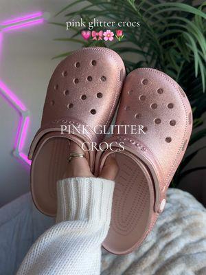 Their the perfect baby pink color 🤭🎀 #crocs  #glitter #pink #pinkcrocs #glittercrocs #tiktokshopcreatorpicks #lovelanguage #aesthetic #pinkgirlie 