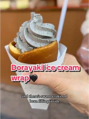 Dorayaki ice cream wrap🖤🫶🏻 #dorayaki #dessert #icecream #tokyo #asakusa #japan #japanesefood #blacksesame 