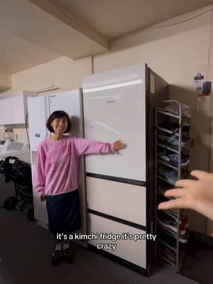 SHE LOVES IT SO MUCH TOO 👏🏻 #kimchi #fridge #refrigerator #kitchengadgets 