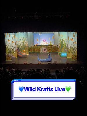 Literally so fun!💙💚 @Wild Kratts @The Kratt Brothers #wildkratts #wildkrattslive #krattbrothers #zoboomafoo #chriskratt #martinkratt #liveshow #creaturepower #animals #steveirwin #zaboomafoo 