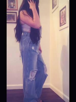 90’s forever  #cute #overalls #baggyjeans #baggy #rippedjeans #y2k #vintage #chola #cholastyle #fashion #style #womensclothes #ootdfashion #leanlikeacholo #gangster #90s #2000s #jeans #fyp #foryou 