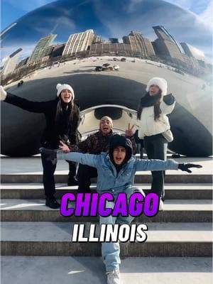 Este ESPACIAL penúltimo concierto de la gira en CHICAGO 🇺🇸✨🪐🫶🏼 lo amé!!!! Qué alegría compartir escenario con ustedes y los dancers para brillar hacer brillar esta noche de sábado, qué gran show!!!  Gracias CHICAGO, ILLINOIS 🇺🇸❄️✨❤️ Me voy con el corazón lleno de agradecimiento por todo el cariño de esta noche!!!!!  #electrocumbia  #chicagoillinois  #giraenchicago #raymixenchicago  #degira