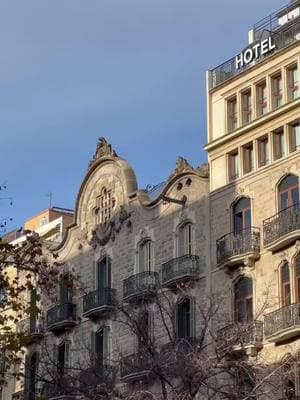 Casa Evarist Juncosa#arquitectura #barcelona #architecture #arquitecturaydiseño #barcelonaarchitecture #modernismo #rutadelmodernismo #catedraldebarcelona⛪