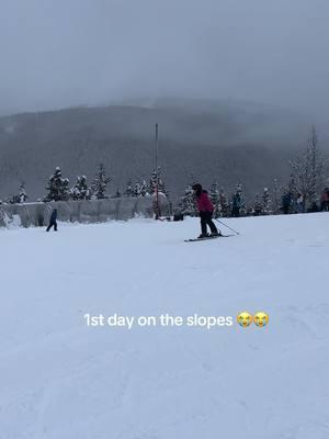 Go Kylie go 🤣 #skiseason #winter #skiingtiktok #skiing #slope #whistler 