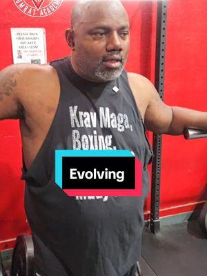 Life is about growth. 💪🏾 Never settle, never stagnate. Keep evolving, pushing, and improving—because the only limits are the ones you set for yourself. 🥊🏾 #KeepEvolving #GrowthMindset #NeverSettle #lasvegascombatacademy  #lasvegaskravmaga #kravmaga #levelUpJujitsu #bjj  #brazilianjujitsu #muaythai #mma #boxing #striking  #SelfDefense #boxingtraining #mmafighter #mma ##warriormindset #streetselfdefense 