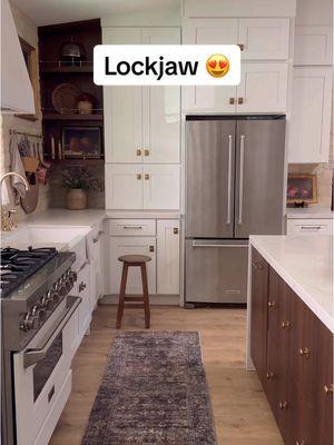 Kitchen Lockjaw 😍 #homerenovation #renovation #interiordesign #interiordesigner #decorating #homediy #homeimprovement #kitchenrenovation 