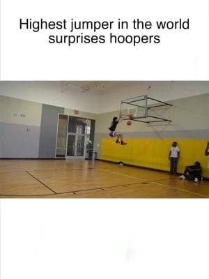 I love surprising people at basketball courts 😂 #jumping #jumphigher #dunking #howtodunk #jumptraining #basketball #volleyball #strengthtraining #dunk