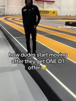 movin like they the president 😭  #track #trackandfield #highjump #jumper #jumping #jump #vertical #triplejump #longjump #sprint #sprinter #sprinting #improvement #progression #motivation #mizzoutrackandfield #mizzoutrack 