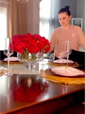 #ValentinesDay #valentinetablescape #valentinetabledecor #valentinetablesetting #tablesetting #tablesettingideas 