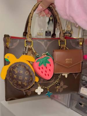 🍓🐢🫶 #purseaccessories #bagcharms #bagaccessories #cutebag #whatsinmybag #affordablefashion #girlythings #girlygirlaesthetic #girlyvibes #cutesy 