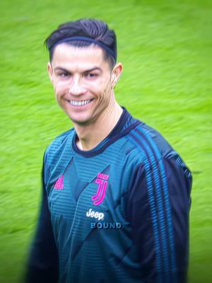 Ronny🤩|#cristiano #cristianoronaldo #realmadrid #futbol #viral #fypシ゚viral #b0undae 